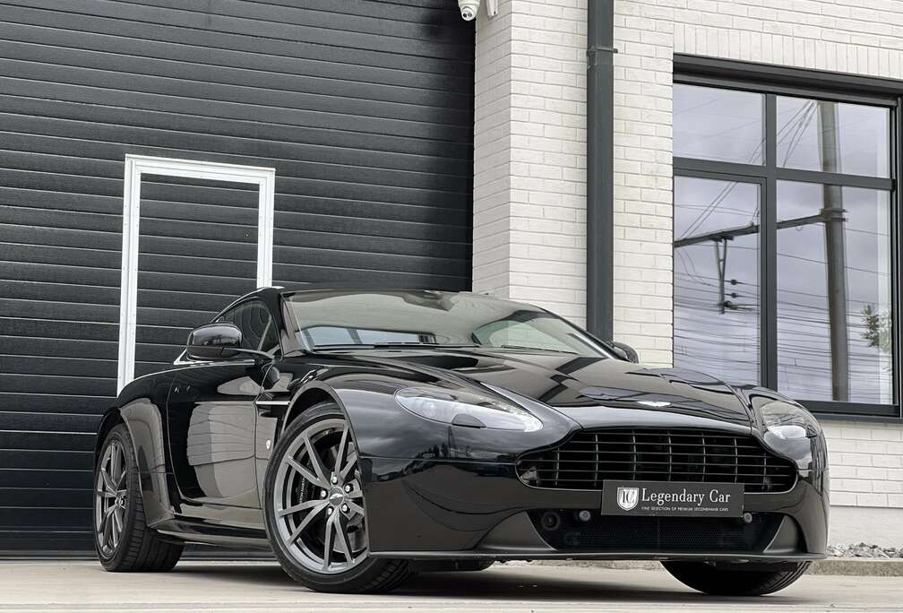 Aston Martin \