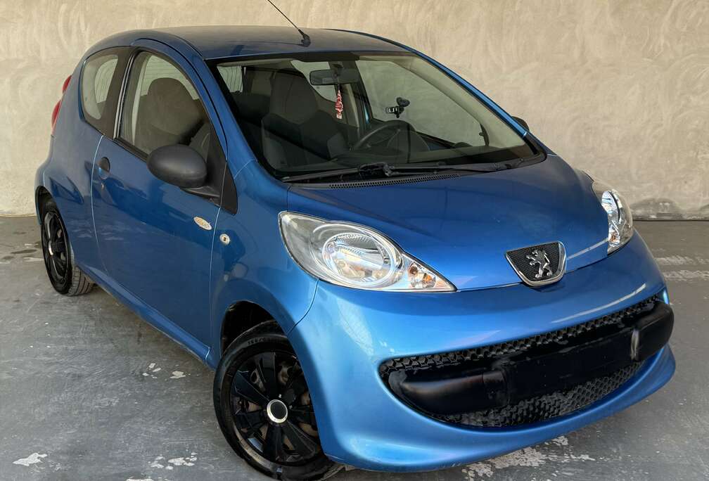 Peugeot TRÈS BELLE 107 ** CARNET COMPLET ** CARPASS