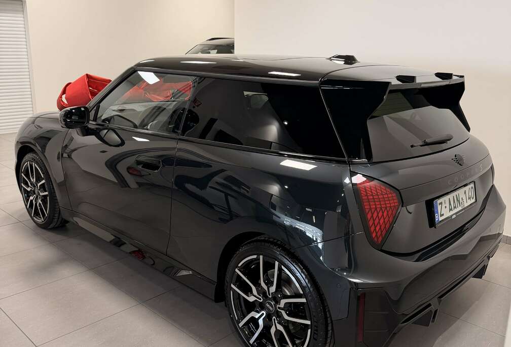 MINI e-Mini 54.2 kWh John Cooper Works