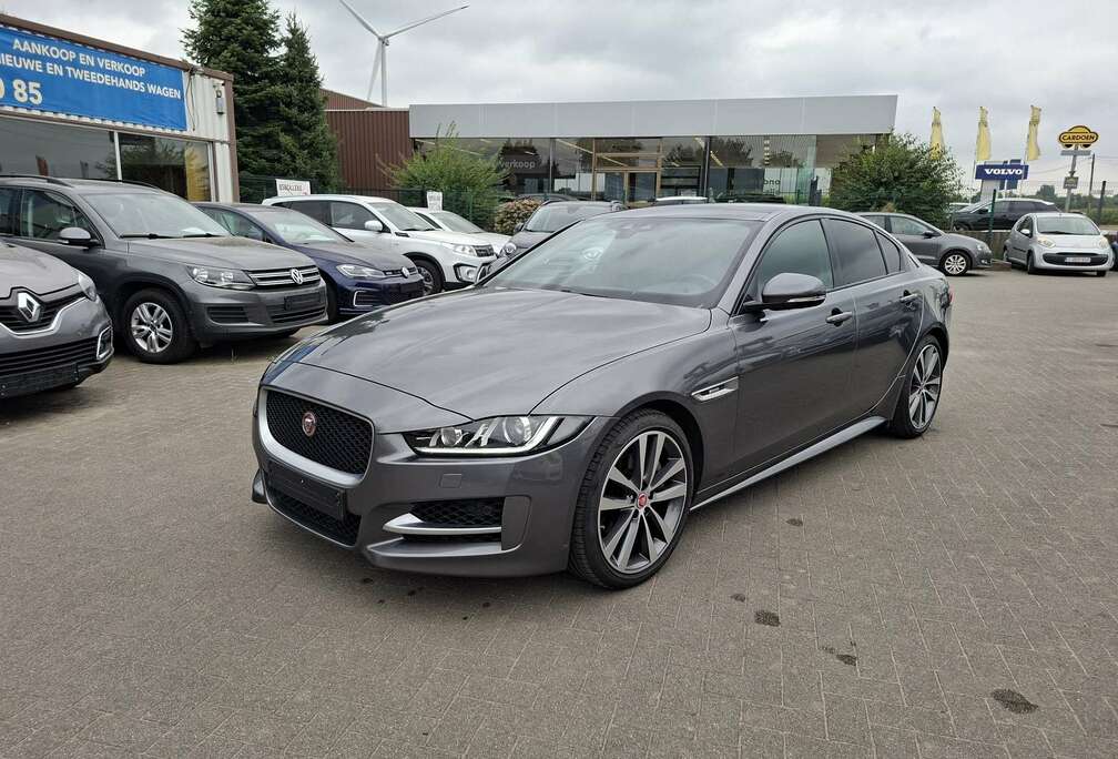 Jaguar XE 2.0 T R-Sport