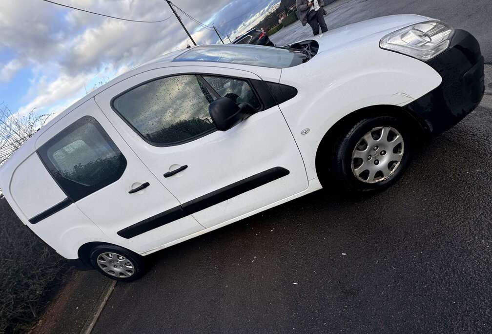 Peugeot 2015, controle technique Ok  tres bonne etat