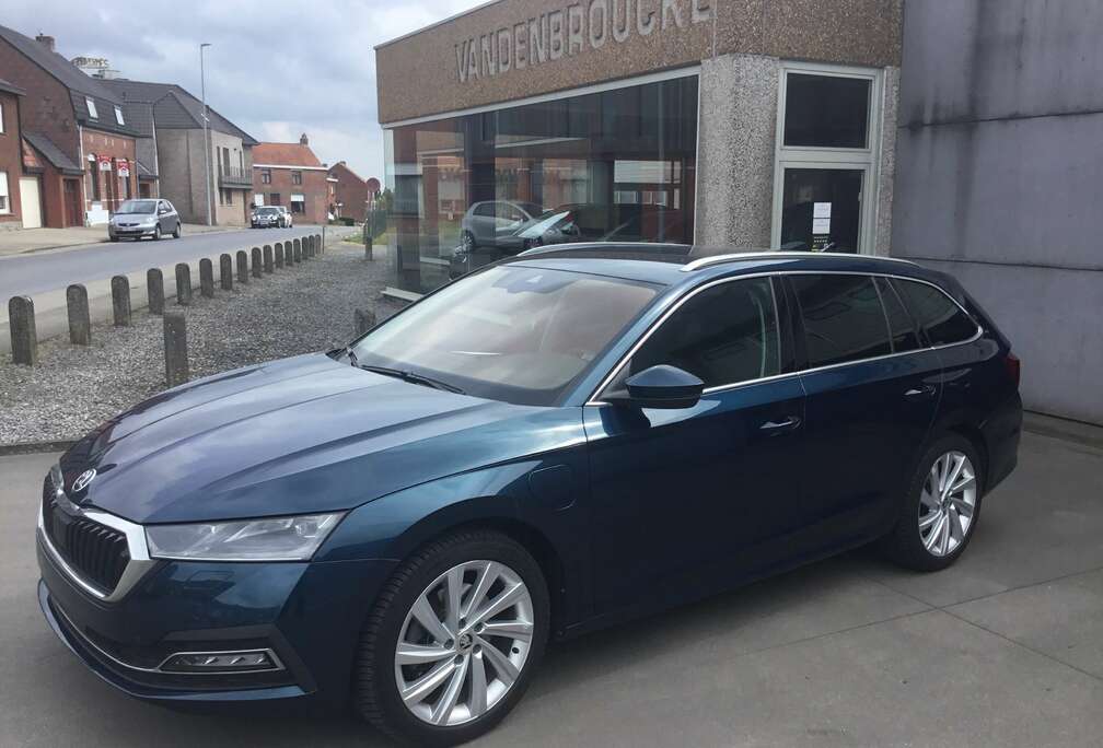 Skoda SW 1.4 TSI PHEV Style DSG HYBRIDE full option