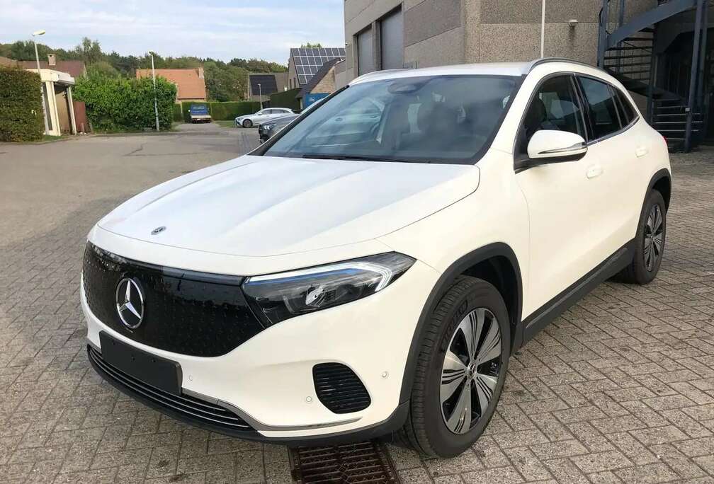 Mercedes-Benz EQA 70.5 kWh 250+  Business Line  Achteruitrijcamera  Winter Pack  Sfeerverlichting  Carplay