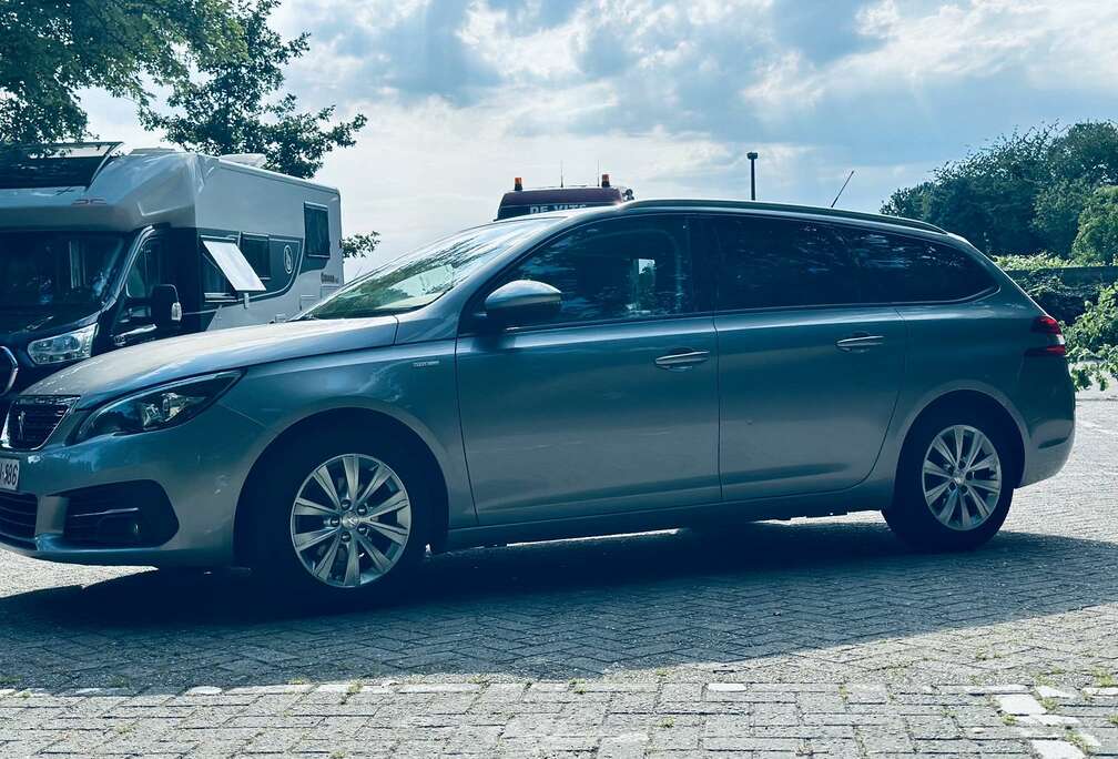 Peugeot SW PureTech 130 GPF Stop & Start Style
