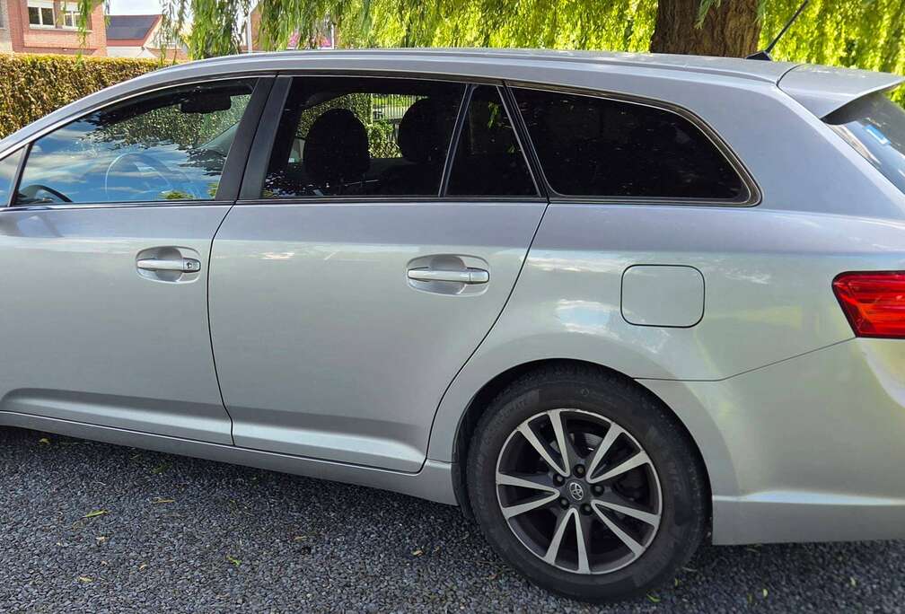 Toyota Avensis SW 2.0 D-4D Premium