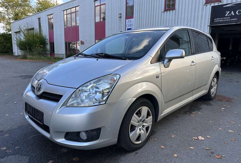 Toyota 1.8i VVT-i 16v Linea Tribe 7pl.