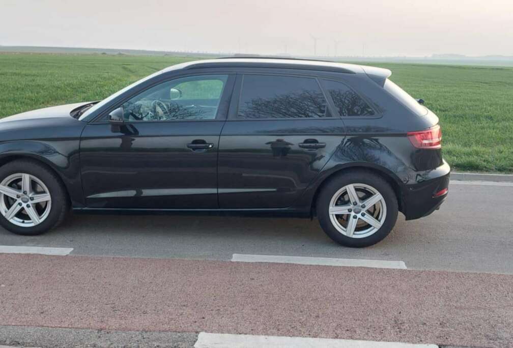 Audi A3 Sportback 35 TFSI ACT S tronic - Garantie 1 AN
