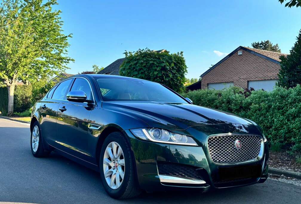 Jaguar **prêt à immatriculer**très propre** intérieur/extérieur**