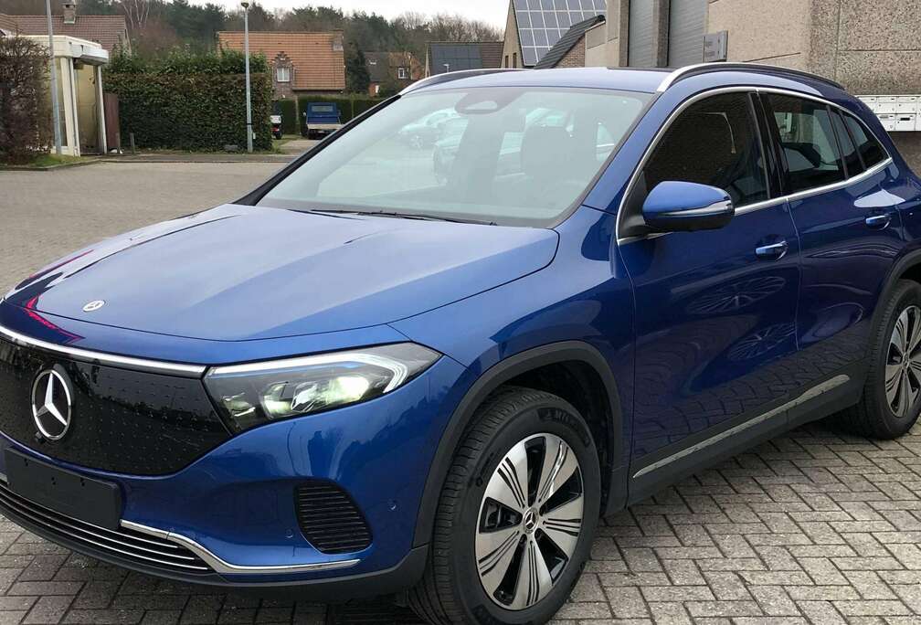 Mercedes-Benz 4Matic Achteruitrijcamera Sfeerverlichting Winter pack Adaptieve grootlichtassistentie dodehoek assistentie