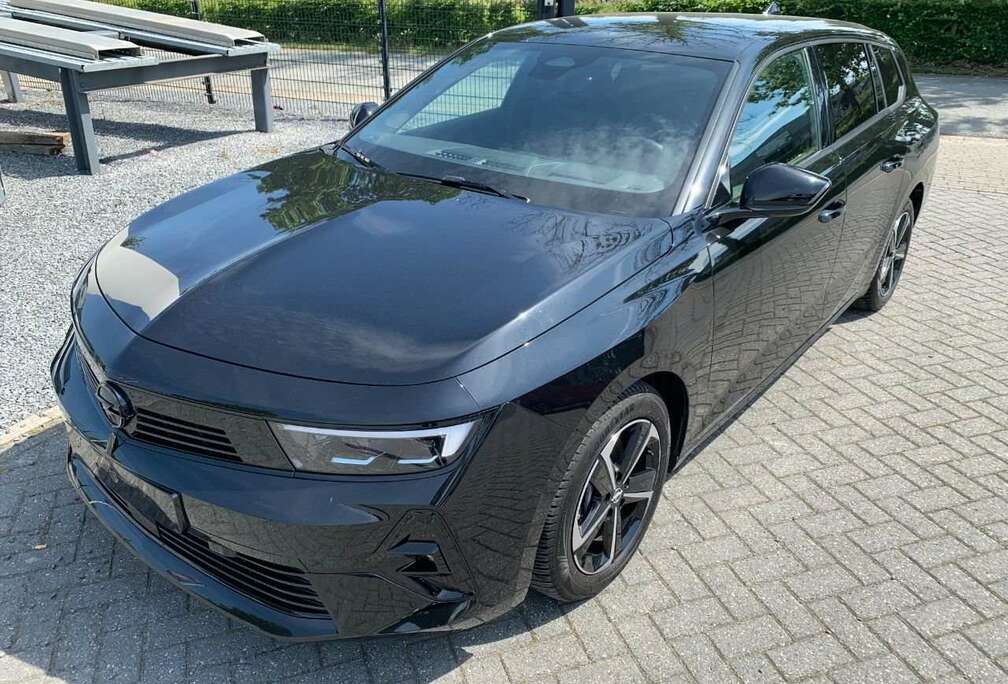 Opel Sports Tourer Hybrid 145 GS