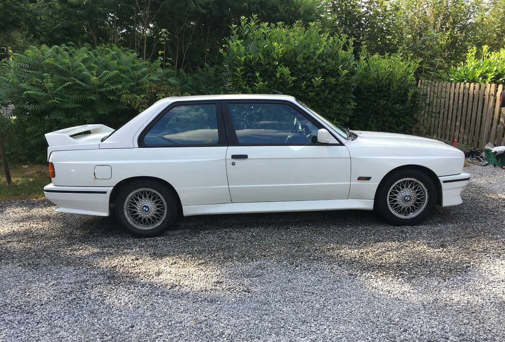BMW E30