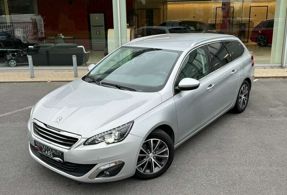 Peugeot TREKHAAK / NAVIGATIE / AIRCO / PARKEERSENSOREN /