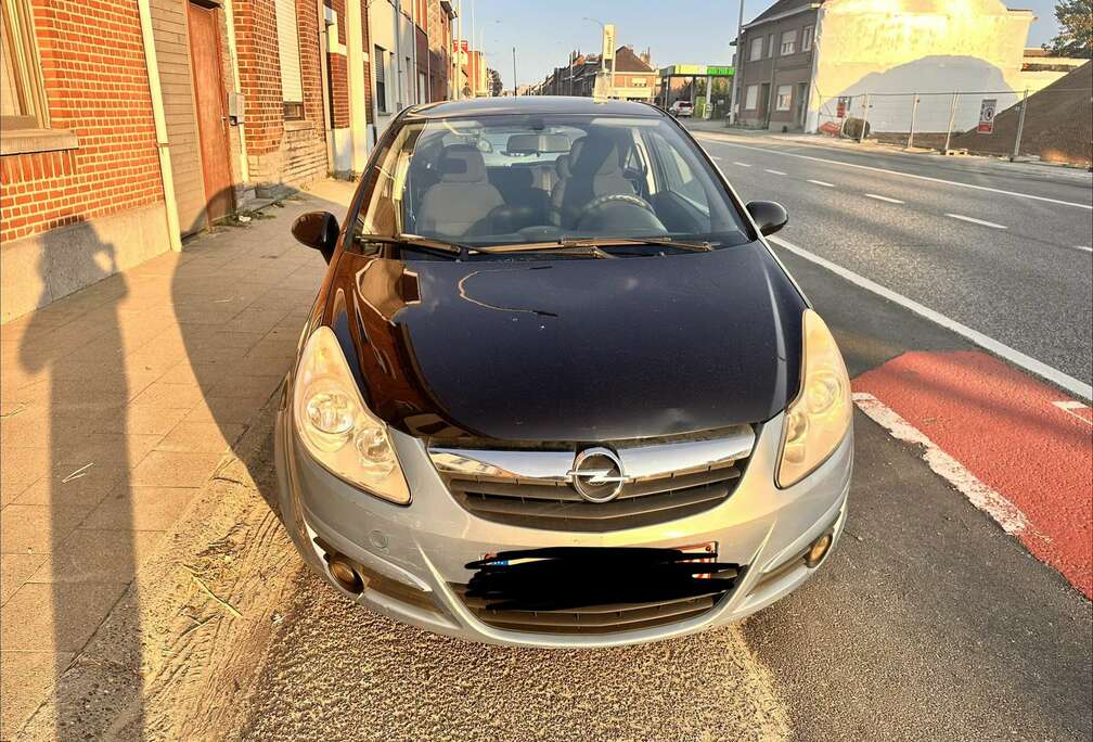 Opel 1.2i Black Edition