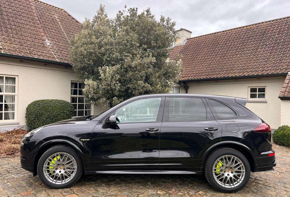 Porsche Cayenne S E-Hybrid Platinum Edition