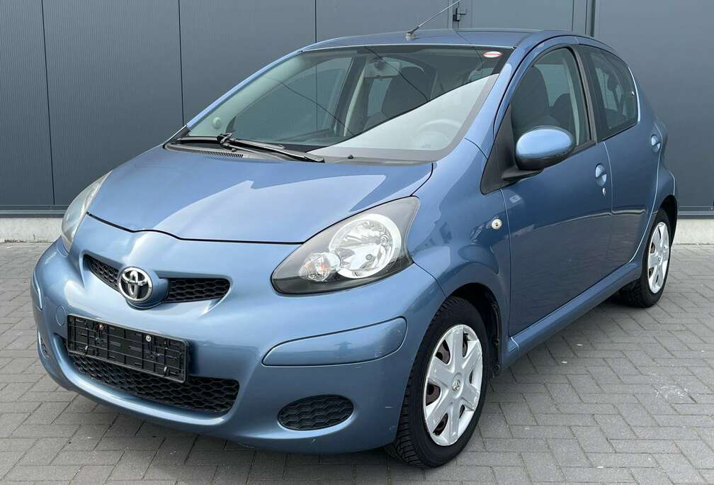 Toyota 1.0i VVT-i Plus / 53.000 KM / AIRCO