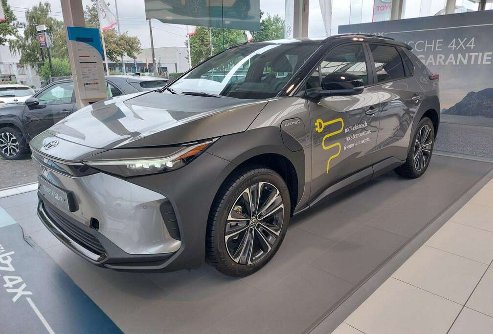 Toyota 71.4 kWh 2WD Style