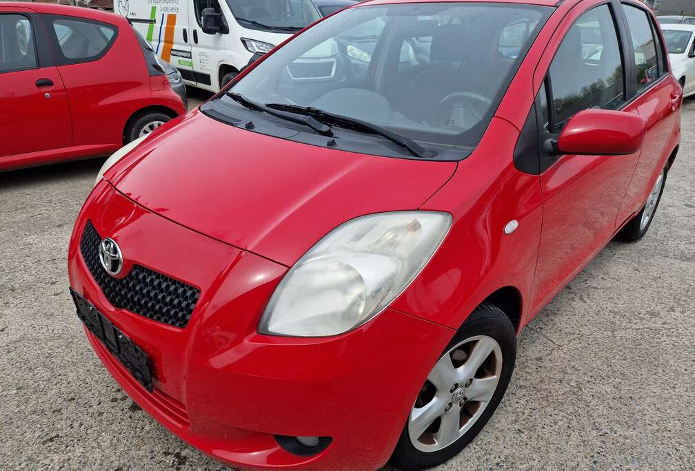 Toyota Yaris 1.3i VVT-i 16v Luna