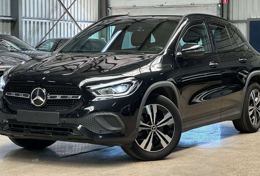 Mercedes-Benz GLA 180 d Business Solution Essential