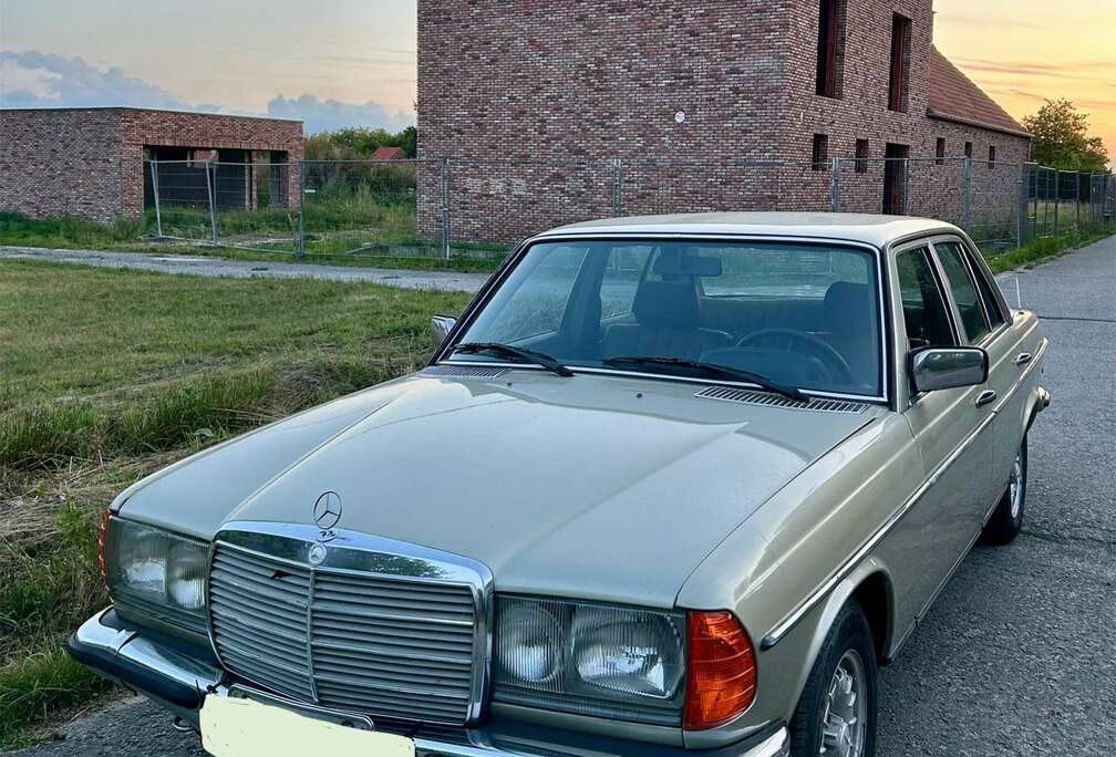 Mercedes-Benz W123 280E