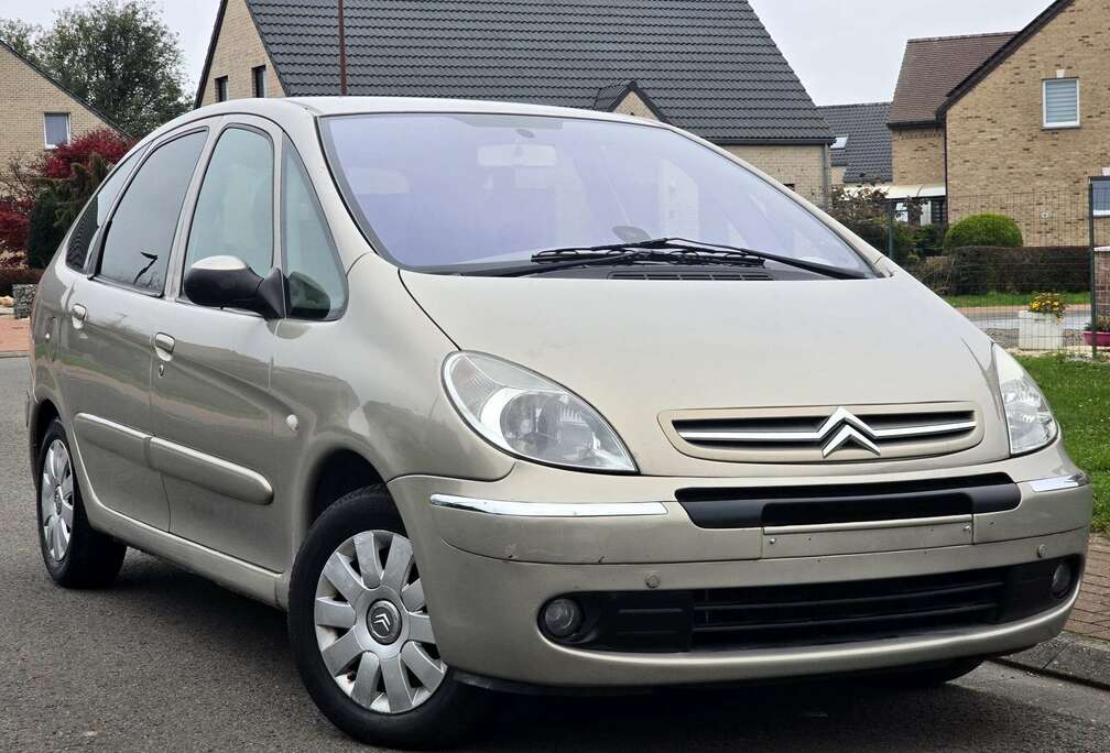 Citroen Xsara Picasso 2.0i Exclusive