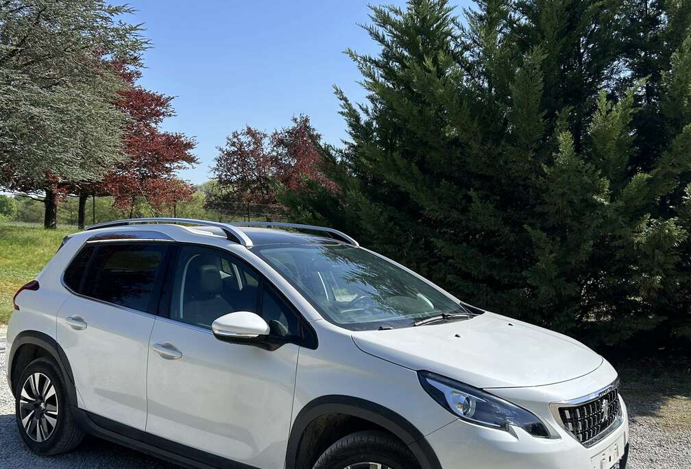 Peugeot 1.2 PureTech S&S Style 110