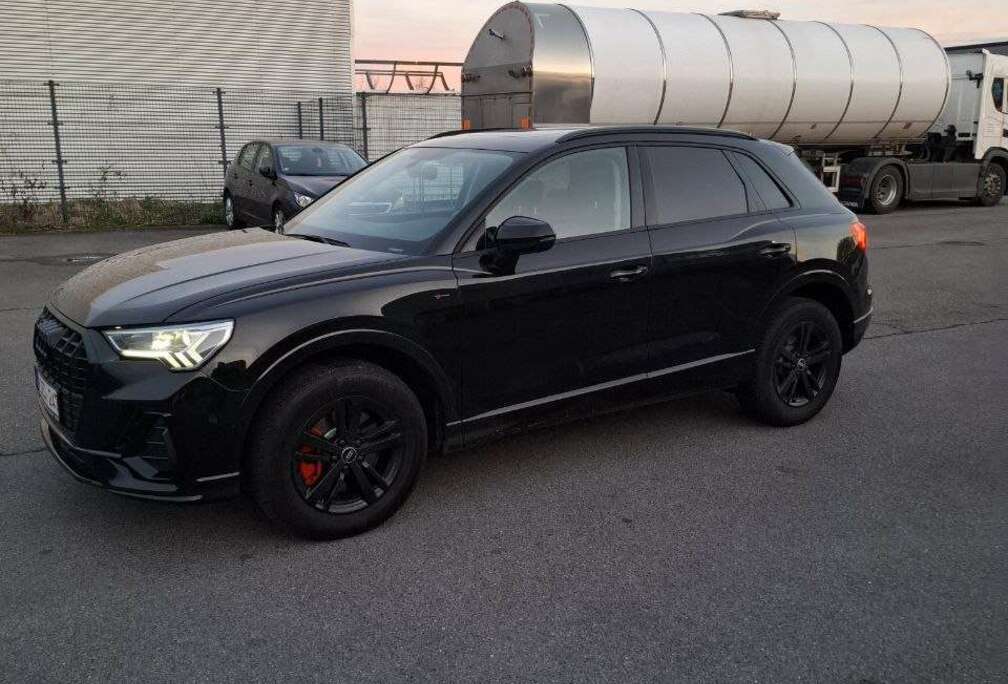 Audi 40 TFSI quattro S tronic advanced