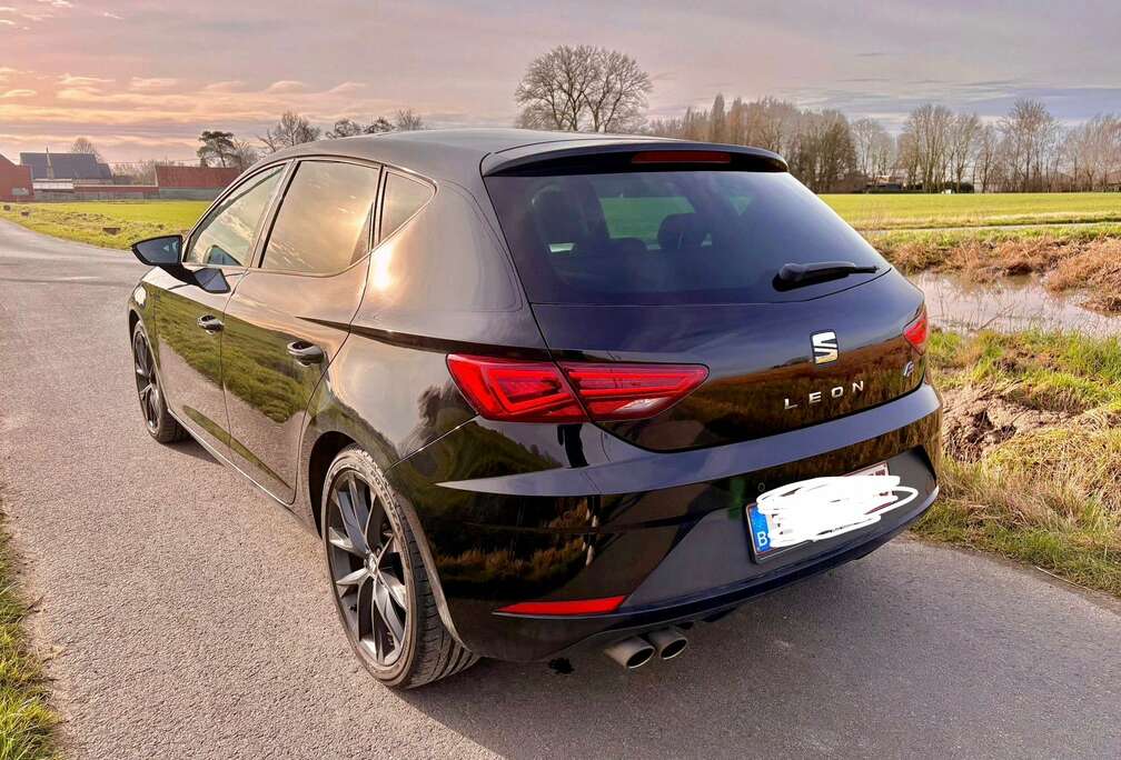 SEAT Leon 1.5 TSI FR Black Matt  OPF