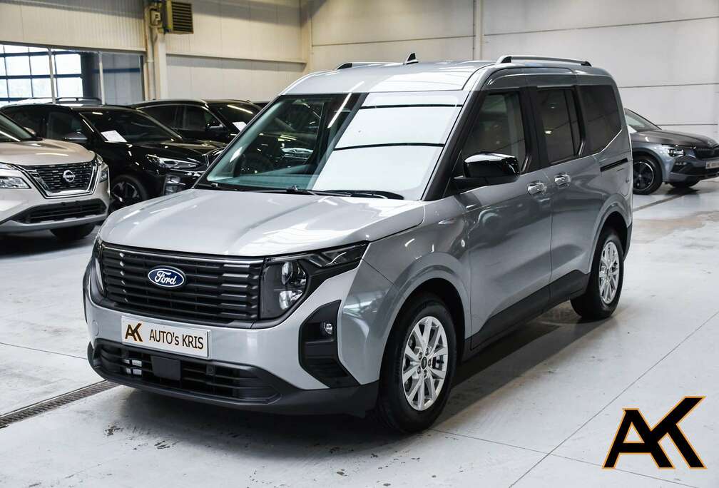 Ford Titanium 5pl - NAVI SMARTLINK / CAMERA / PDC / CC