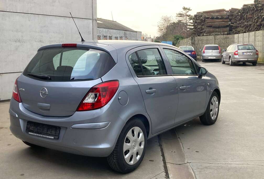 Opel 1.2 benzine 2010 met 123000km*airco*garantie*perfect*GEEN LEZ PROBLEEM