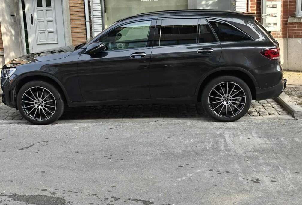 Mercedes-Benz GLC 300e 4MATIC Plug-in Hybrid | 2021