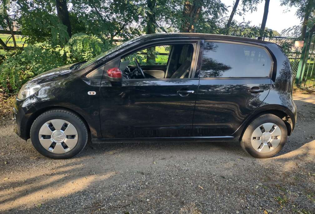 Volkswagen up (BlueMotion Technology) high up