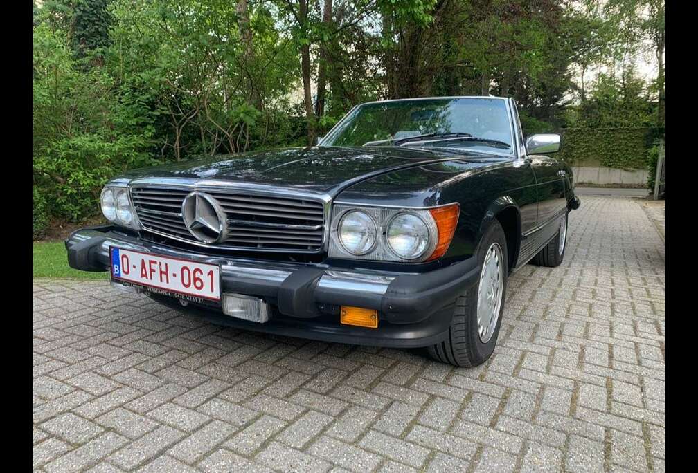 Mercedes-Benz SL 560