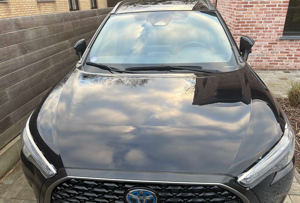 Toyota Corolla Cross Hybrid 2.0 AWD Style e-CVT (145 kW)