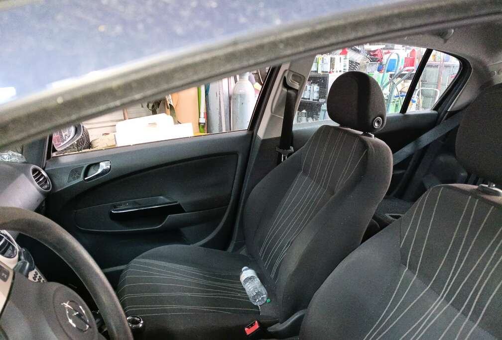 Opel Corsa 1.2i XE 16v Enjoy