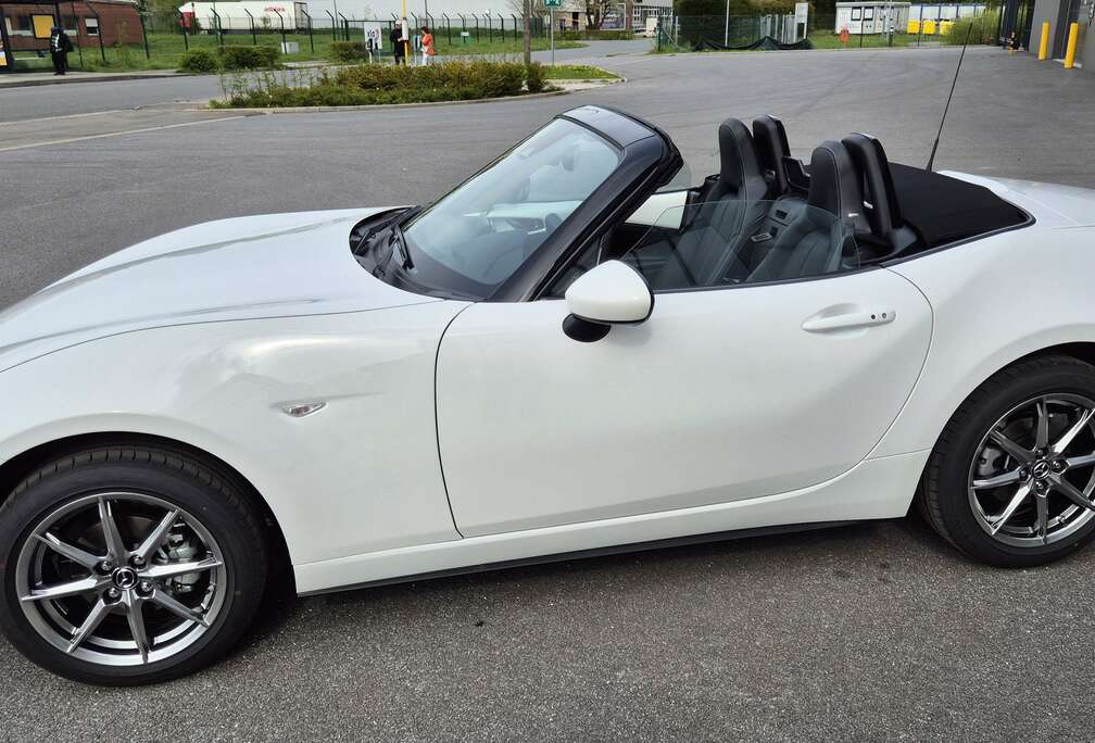 Mazda MX-5 1.5i Skyactiv-G Exclusive-Line
