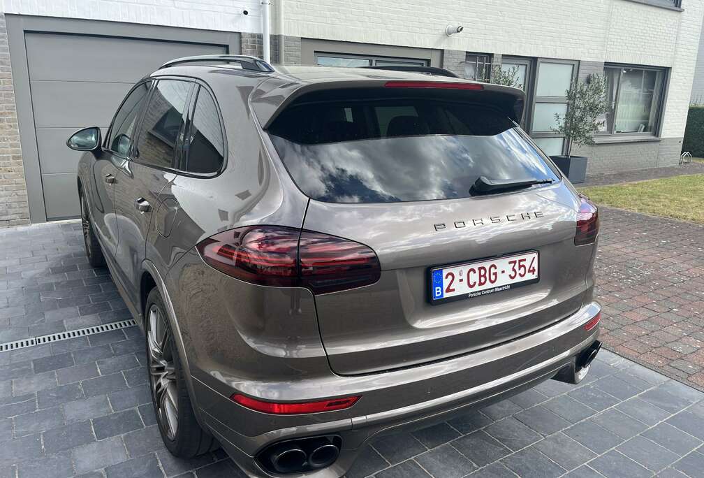 Porsche S E-Hybride - GTS Sportdesign - Sport Chrono