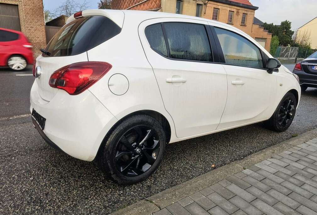 Opel 1.2 black edition