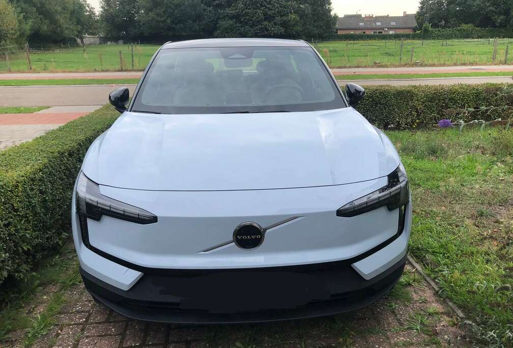 Volvo EX30 69 kWh RWD Single Motor Extended Range Ultra Ultra