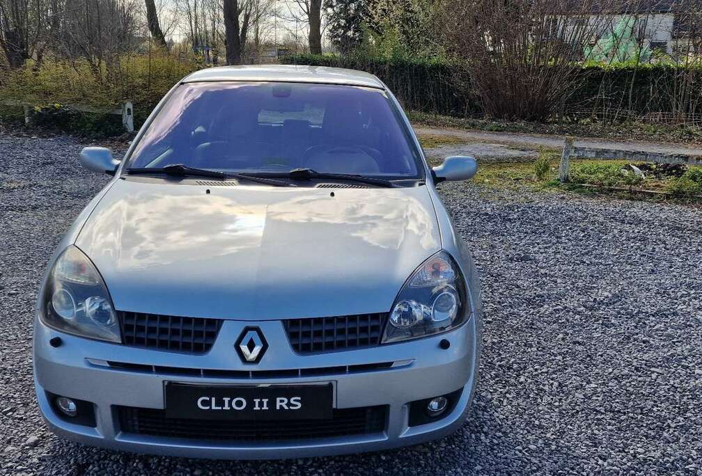 Renault 2.0i 16v Sport