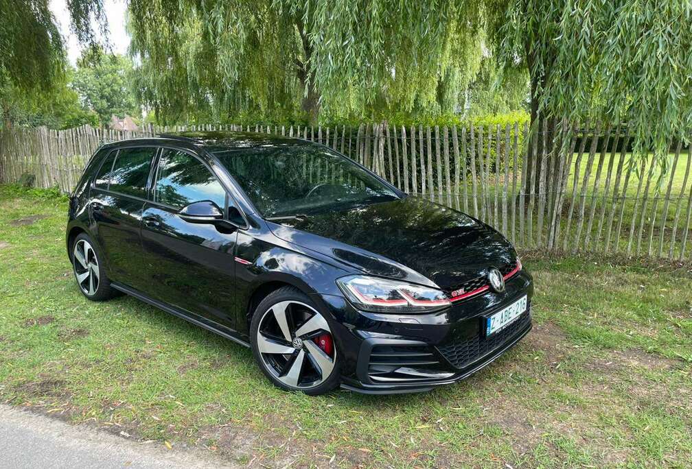 Volkswagen Golf GTI 2.0 TSI OPF DSG Performance