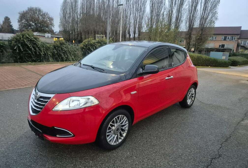 Lancia Ypsilon 0.9 TwinAir Black  *AUTOMATIQUE *