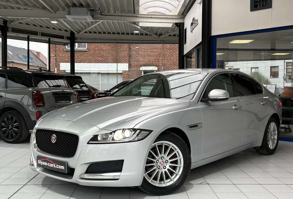 Jaguar XF 2.0 D *XENON*CUIR*GPS*CAMERA*JANTES*SPORT*
