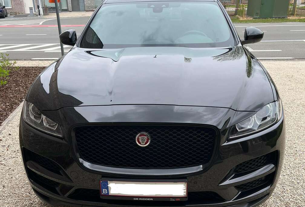 Jaguar F-Pace 2.0 D AWD Ultimate Black/Santorini Black