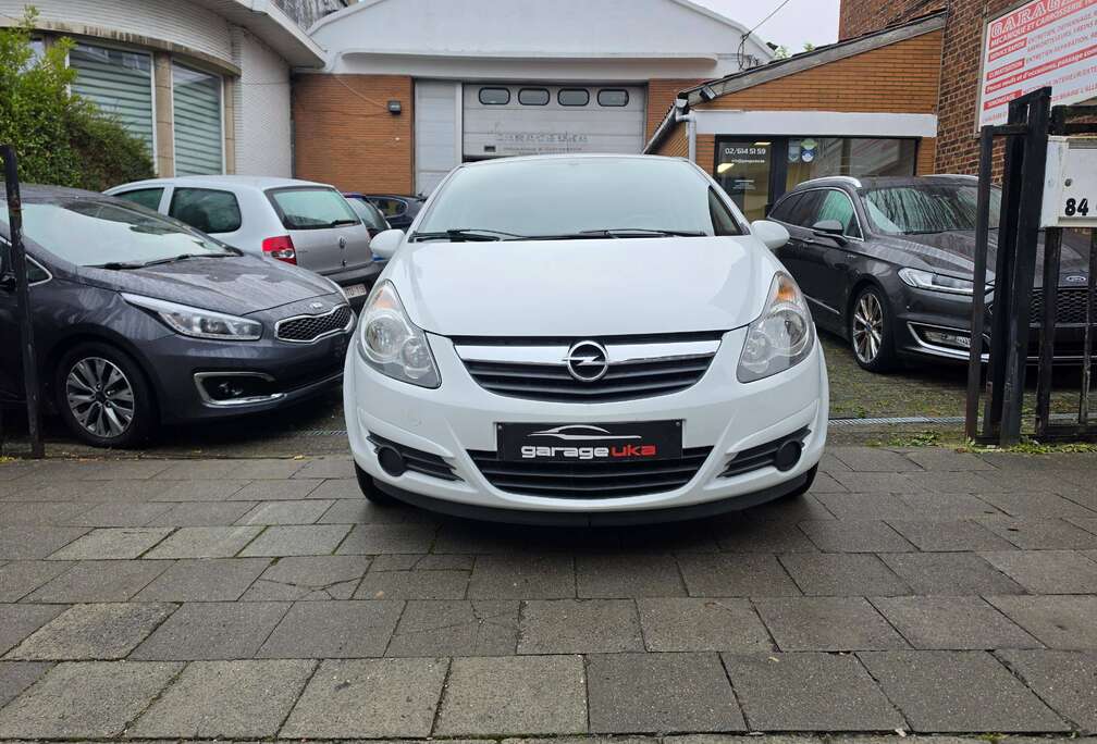 Opel Corsa 1.2i Cosmo