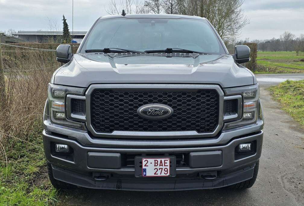 Ford Lariat