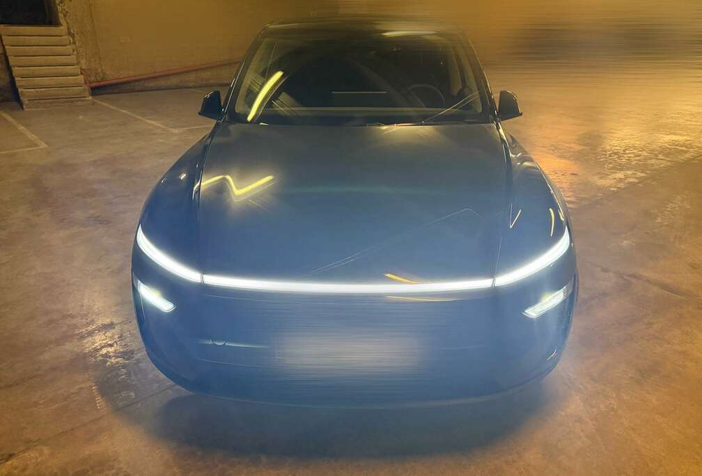 Tesla 62.8 kWh Standard Range RWD