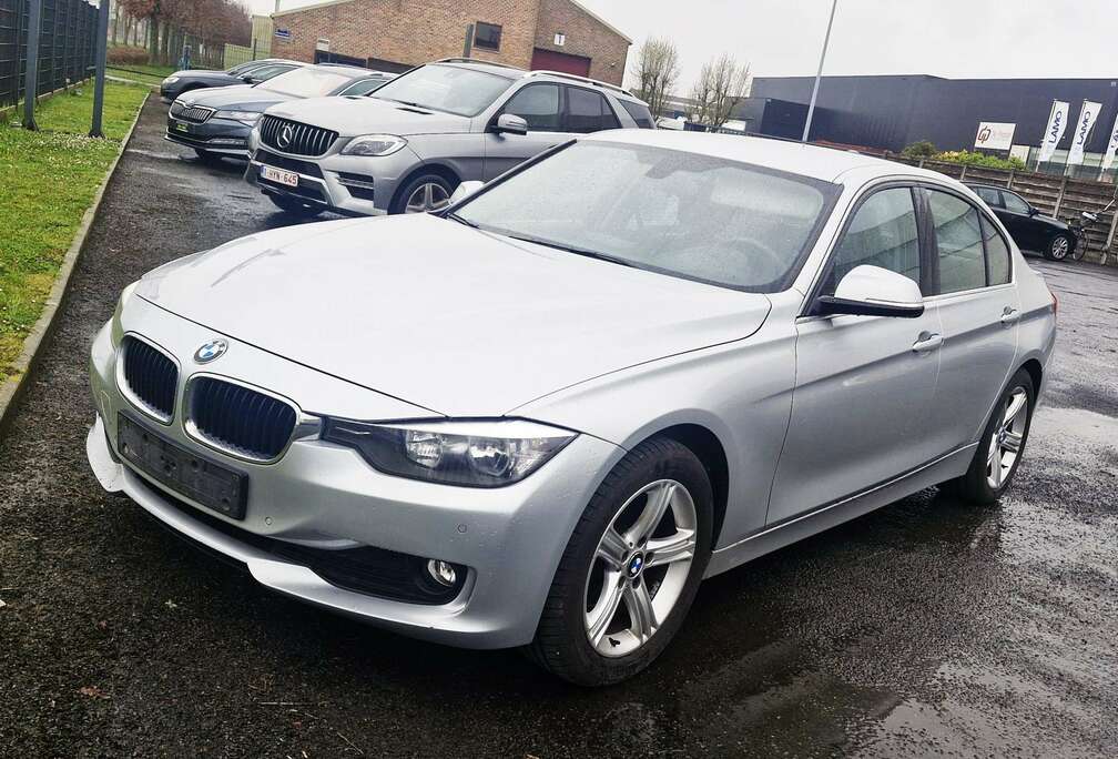 BMW d 143 PK 163 000 KM EXPORT CAMERA LEDER NAVIGATIE