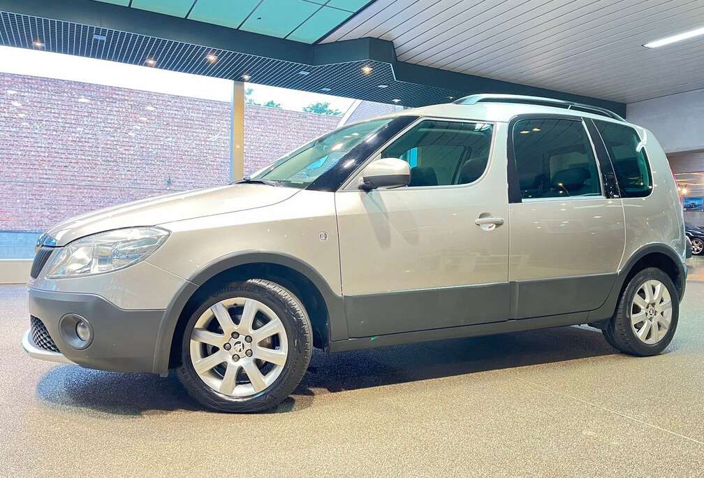 Skoda 1.2TSI * Toit pano * Clim auto * Cruise * 74000 km