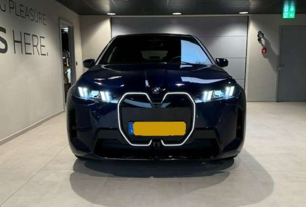 BMW iX xDrive60