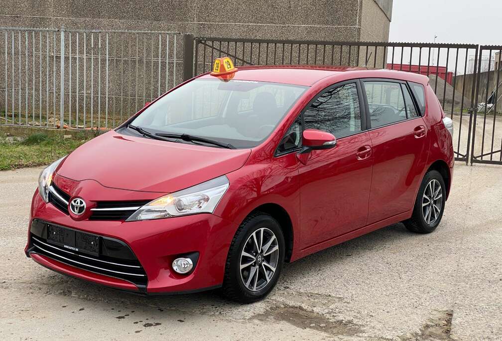 Toyota 1.6i Comfort & Pack Dynamic